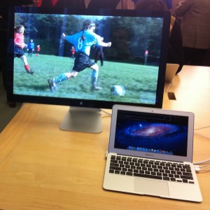 Может последний   MacBook Air   обрабатывать большой внешний экран